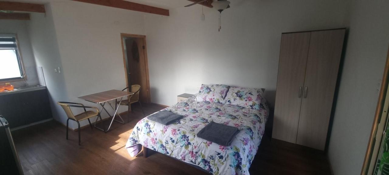 Hostal Henua Roa 2 Apartment อังกาโรอา ภายนอก รูปภาพ